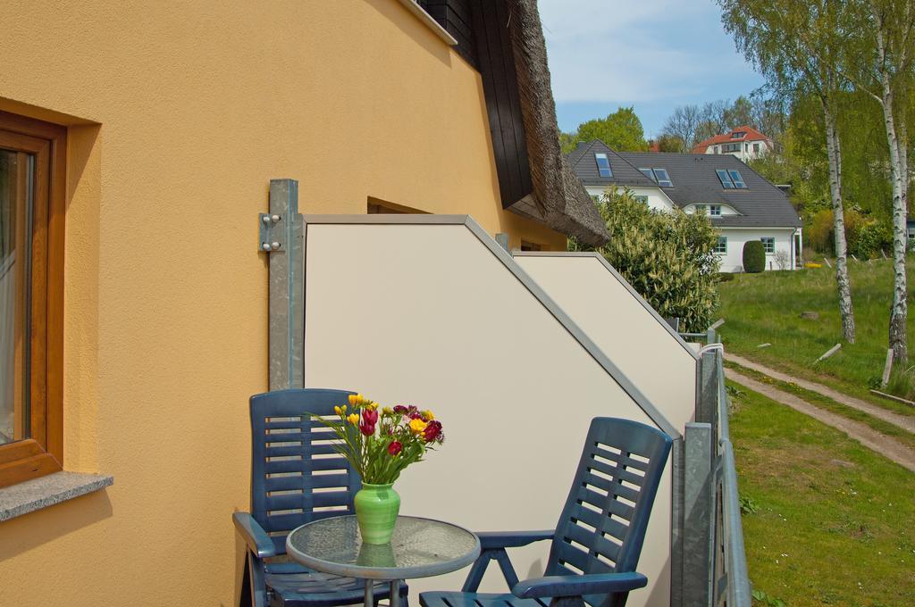 Hôtel Ferien Unterm Reetdach In Gohren à Goehren  Extérieur photo